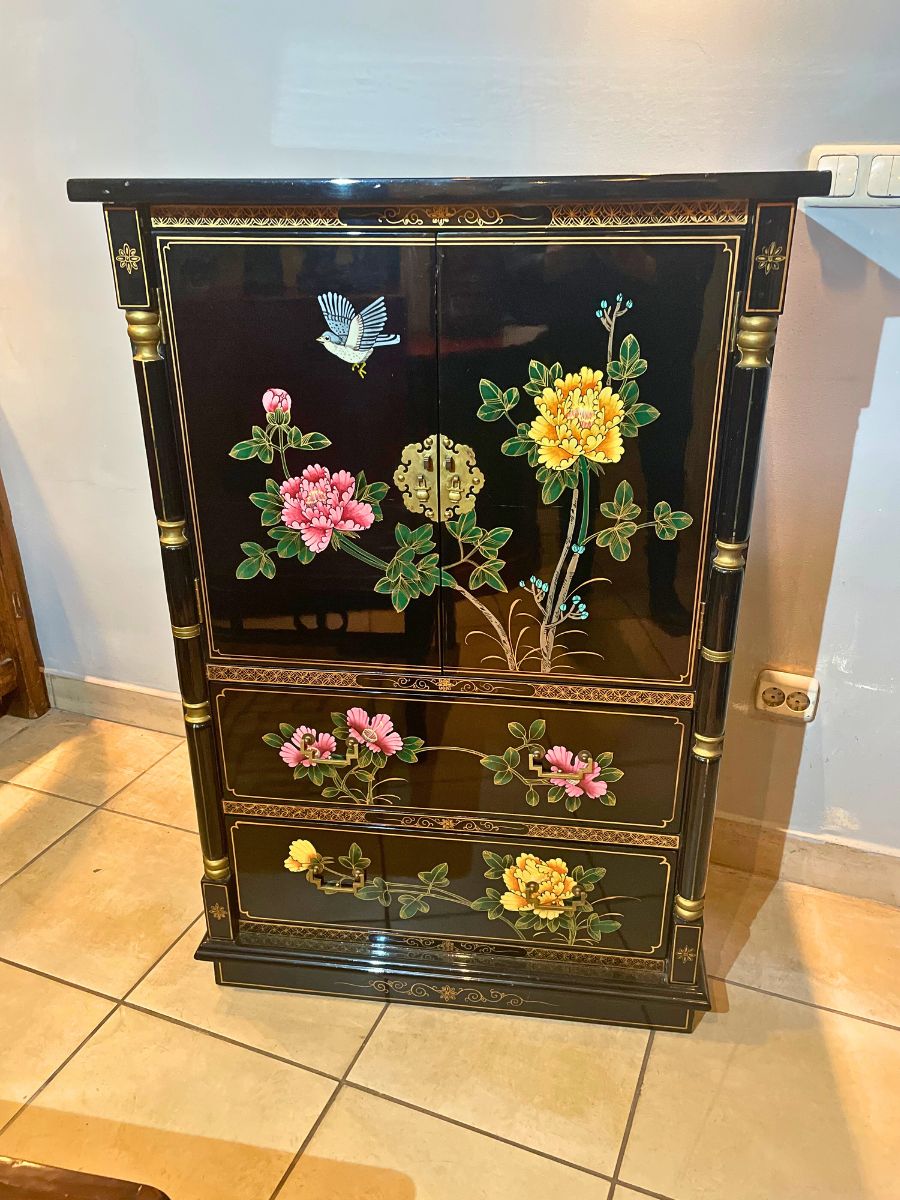 chińska komoda orientalna lakierowana