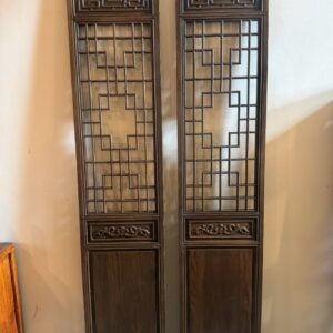 Chińskie panele ażurowe drewniane 45 x 200 cm, para przy ścianie